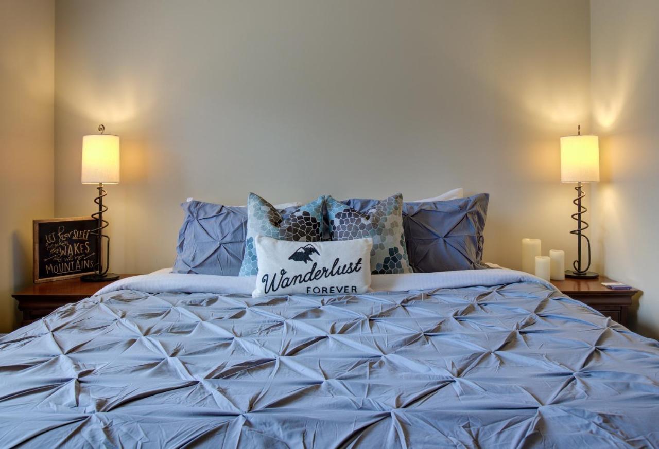 Misty Mountain- Premium 2 Bedroom Mountain View แคนมอร์ ภายนอก รูปภาพ