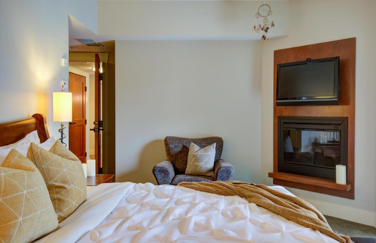 Misty Mountain- Premium 2 Bedroom Mountain View แคนมอร์ ภายนอก รูปภาพ