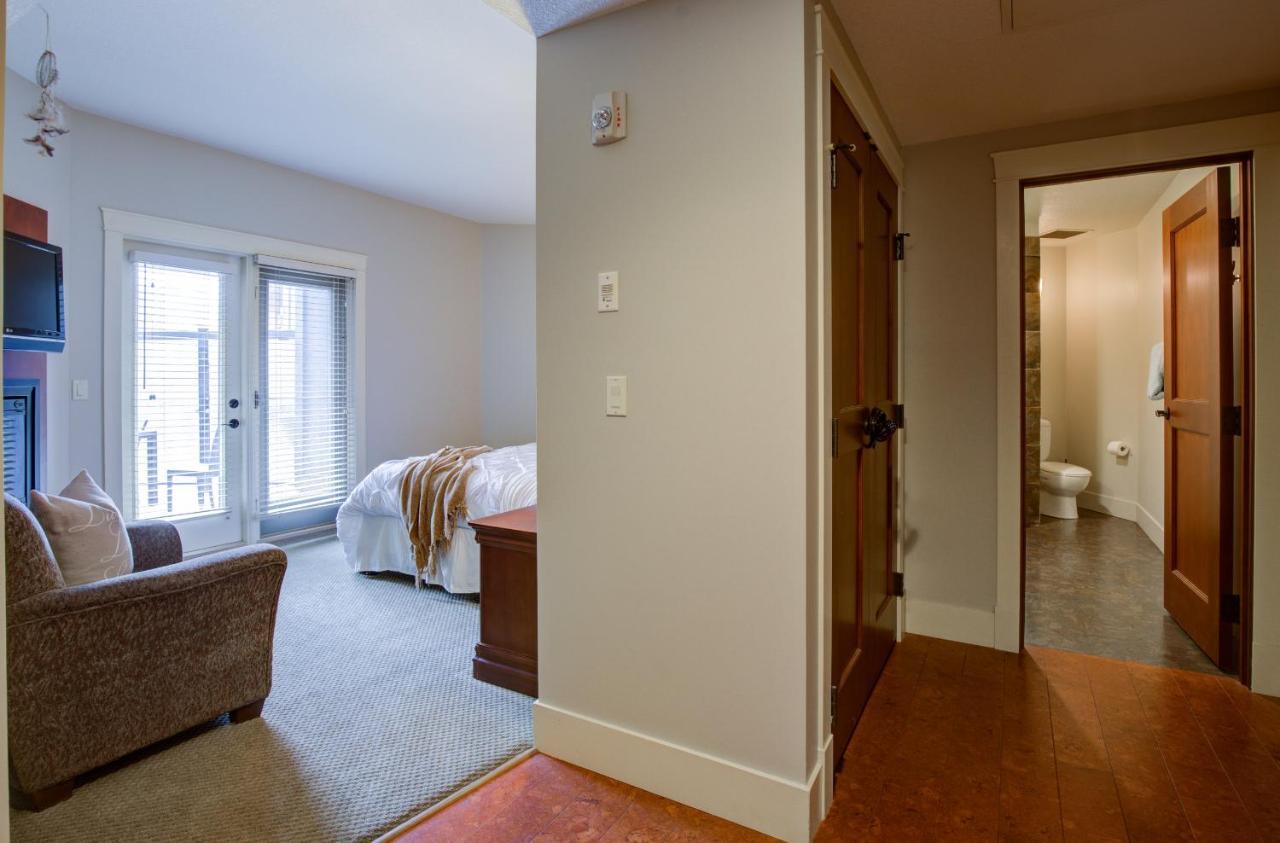 Misty Mountain- Premium 2 Bedroom Mountain View แคนมอร์ ภายนอก รูปภาพ